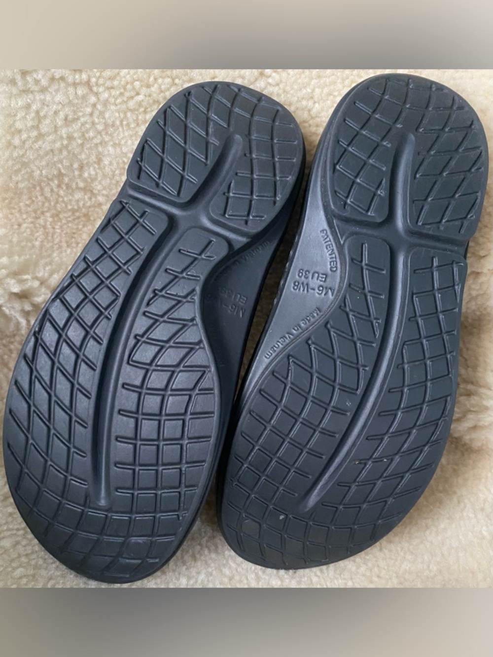 OOFOS OOcloog Black Recovery Clogs Slip On Comfort Shoes M6 W8 EU39 - Picture 4 of 5
